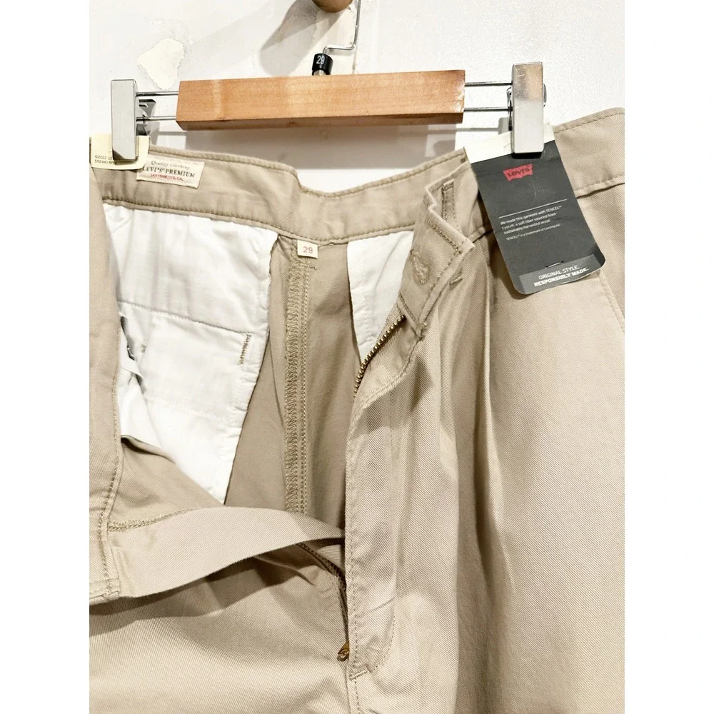 NWT Levi's HR Pleated Trouser in Cobblestone Size 29x32